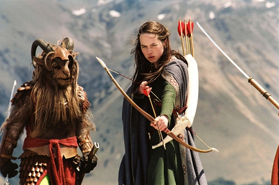 still-of-anna-popplewell-in-the-chronicles-of-narnia--the-lion,-the-witch-and-the-wardrobe