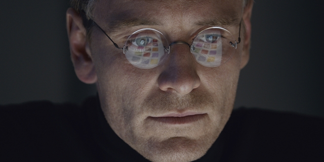 steve-jobs-movie-2015-holding